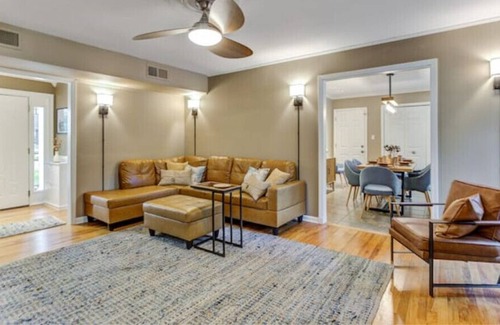 Summerville House | Share-in Dipity Refined 4 bedroom house w/ a pool