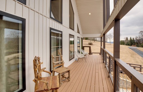 Guntersville Apartment | Shared Boat Dock: Lake Guntersville Hideaway!