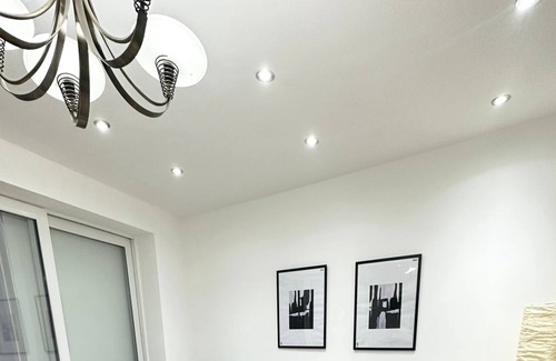 East Acton House | Shared London Charm: Comfortable Room in Spacious House