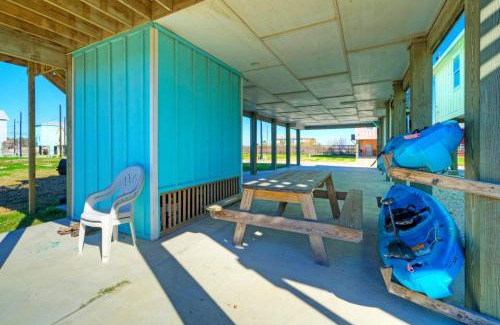Flour Bluff House | Shared Pool w Bay Views Boat Dock Fishing Big Slough by AvantStay