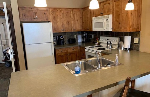 Kellogg House | Shared Roof Top Hot Tub Silver Mtn