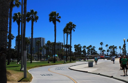Sunset Park House | Shared RV - 5 min from Santa Monica Pear
