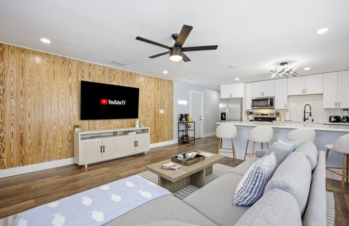 Cocoa Beach Apartment | Shark Tank Cocoa Beach 4 2BR Units 8BR Total Each Sleeps 5 Walk to Beach