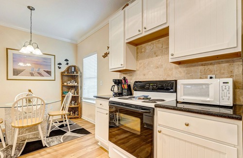 Gilchrist House | SharkyFin's II - a comfy, 3 bedroom, 3 bath home that sleeps 9.