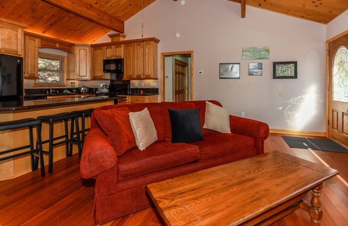Whispering Forest Cabin | Shasta Mountain Cabin#1916