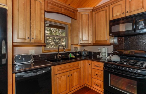 Whispering Forest Cabin | Shasta Mountain Cabin#1916