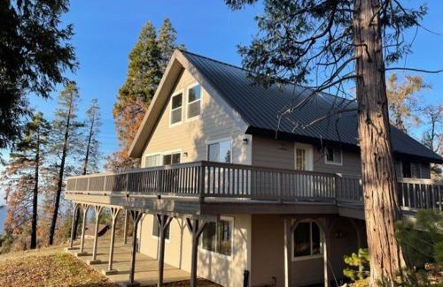 Dogwood Mountain House | Shaver Lake, 4 BDR HOT TUB Misty Mountain Retreat