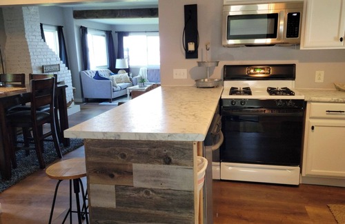 Shawano Cottage | Shawano Lake Cottage. Great Beach. Directly on the Lake