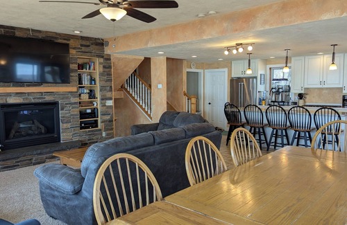 Shawano House | Shawano Lake House on The Point