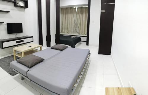 Taman Mount Austin Apartment | Shawn Akademic Suites Pool View @ Mount Austin