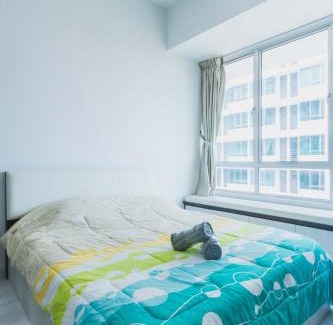 Taman Mount Austin Apartment | Shawn Akademic Suites Pool View @ Mount Austin