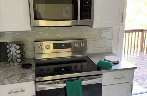 East Stroudsburg House | Shawnee & Delaware Water Gap Escape - sleeps 14, with game room, pets welcome!