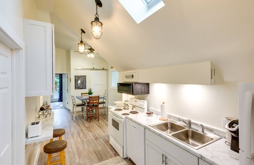 Sheboygan Apartment | Sheboygan Getaway w/Deck + On-Site Lake Access!