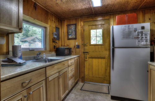 Rangeley Plantation House | Sheldon Camp - Mooselookmeguntic cottage perfect for a couple or a small family