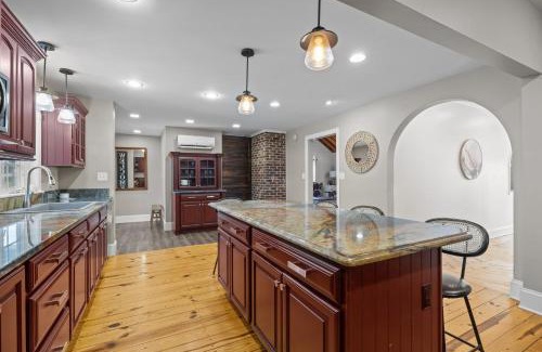 Sealevel House | Shell Hill house Waterfront, kayaks, grill, pier