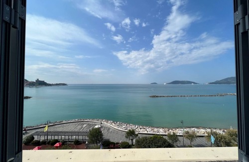 San Terenzo Apartment | Shelley's Terrace Panoramic Flat x4