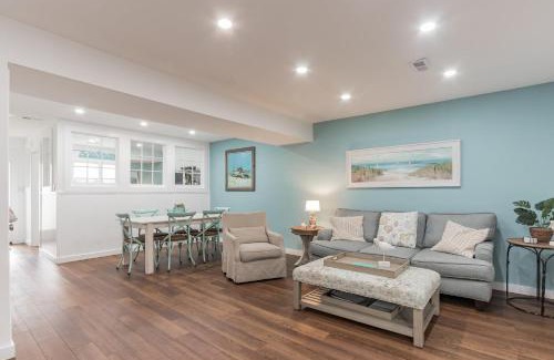 Mount Pleasant House | Shem Creek Retreat by AvantStay 10 Mins to Downtown Charleston Yard Patio