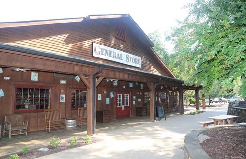 Gordonsville Cabin | Shenandoah Crossing™ - 2 Bedroom Resort Cabin