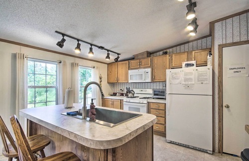 Rileyville House | Shenandoah River Getaway < 9 Mi to Downtown Luray!