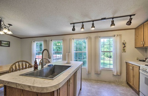 Rileyville House | Shenandoah River Getaway < 9 Mi to Downtown Luray!