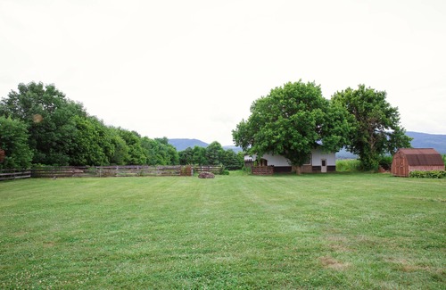 Elkton House | Shenandoah Vacation Home on the River