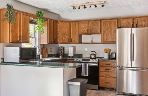 Luray House | Shenandoah Views-Hot Tub -15 Min to Park