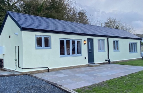 Totland Bay Cottage | Sheperd's Cottage, Stoats Farm - well appointed two bedroom cottage West Wight