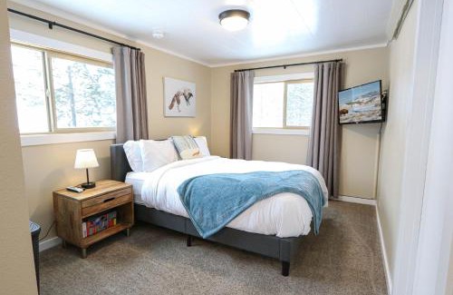 West Yellowstone House | Shepherd Family Retreats- Fox