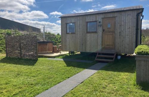Banbury Other | Shepherd's Huts in Barley Meadow at Spring Hill Farm