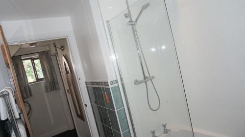 Llanfyllin House | Shepherd's Watch Cottage - 5* Cyfie Farm with private hot tub