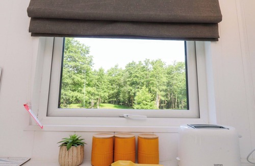 Knott End-on-Sea Cottage | SHEPHERDS HUT 2, romantic, country holiday cottage in Garstang