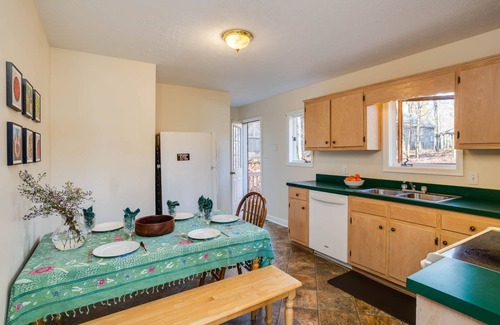 Montebello Cabin | Sherando Cabin-hot tub, kitchen, fireplace