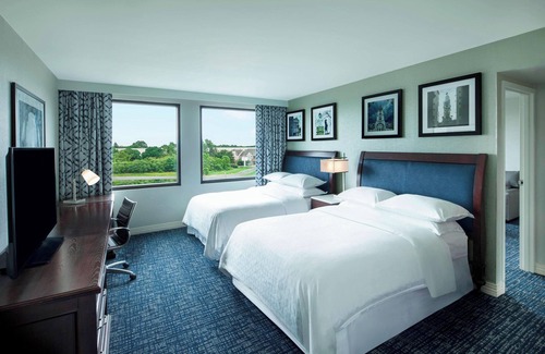 Primos Secane Hotel | Sheraton Suites Philadelphia Airport