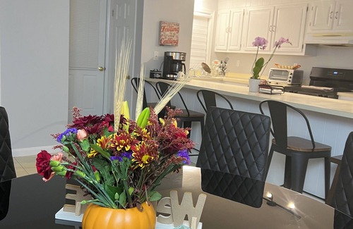 Marblehead House | Sherizee Home close to beach and 3 miles to Salem's Haunted happenings