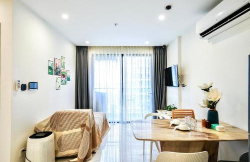 District 9 Apartment | Shi House- 1BR BS12 Modern Stay &Vinhomes G Park