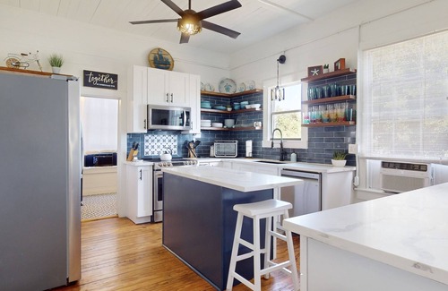 Galveston House | Shiloh by the Sea - 5 bedrooms, 2 and 1 half bathrooms, sleeps 21 guests. All r