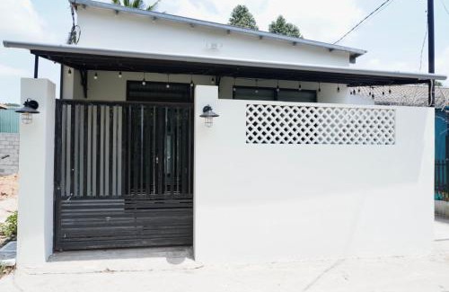 Ong Lang House | Shin's House Cozy & Green Space