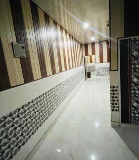 Delhi Hotel | Shine Guest House