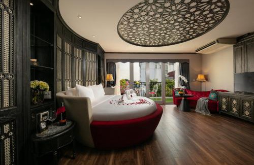 Hang Bac Hotel | Shining Central Hotel & Spa