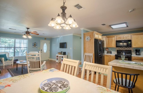 Waveland House | Shipp House- Monthly Rental, Quiet neighborhood, Safe, Near Beach