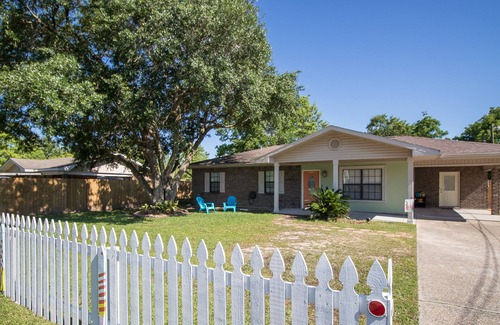 Waveland House | Shipp House- Monthly Rental, Quiet neighborhood, Safe, Near Beach
