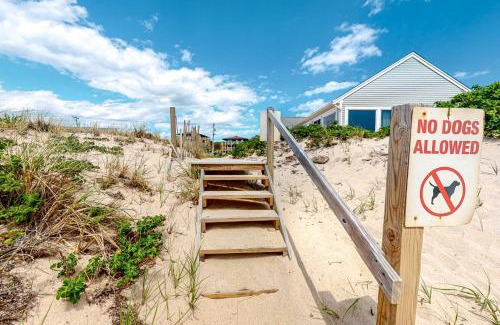 North Truro Hotel | Ships Ahoy