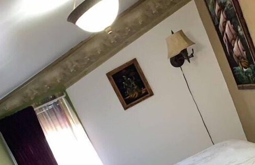 Buckroe Beach House | Shirley's Buckroe Beach Vacation Rental (4Bedroom)