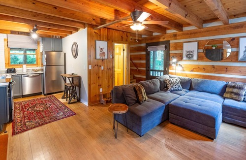 Cullowhee Cabin | Shoal Creek- Creekside, Upscale Rustic Charm, Close to Boat Rentals & Cashiers
