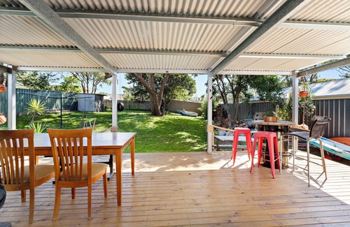 Shoalhaven Heads House | SHOALHAVEN HEADS RIVER COTTAGE. PET FRIENDLY. EARLY CHECK IN, LATE CHECK OUT