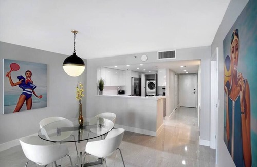 Downtown Miami Condo | Shock Wave! Totally Renovated 1 Bedroom Condo Miami, Water and Park Views!