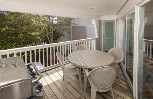 Northeast Virginia Beach House | Shoot The Breeze - North End VB