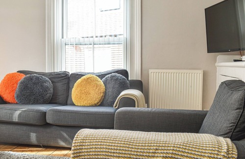 Cowes Cottage | Shooters Cross Apartment