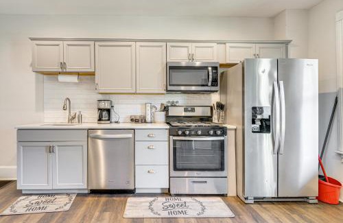 Stroudsburg House | Shop and Dine Central Stroudsburg Townhome!