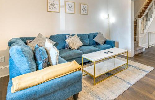 Stroudsburg House | Shop and Dine Central Stroudsburg Townhome!